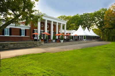 Like Dyker Beach, Pelham/Split Rock features an open-air pavilion that can be used for receptions.