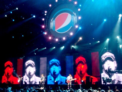 During Fall Out Boy's pre-VH1 show, lead singer Patrick Stump's image was projected onto the LED wall in Pepsi's signature colors.