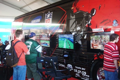 Held in and around the Raymond James Stadium (where Super Bowl XLIII took place), the Experience also offered a Samsung TV bus outfitted with HDTVs and Xbox stations for guests to play with.