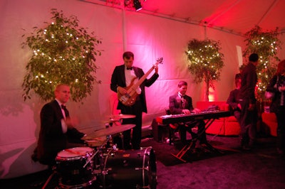 Musicians entertained guests in the cocktail tent.