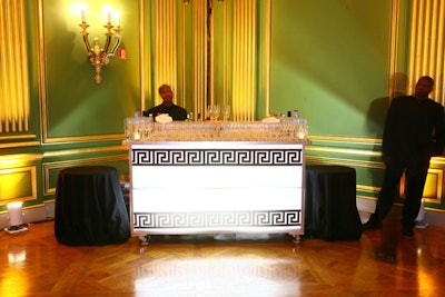 Greek design elements could be seen in the glowing bars.