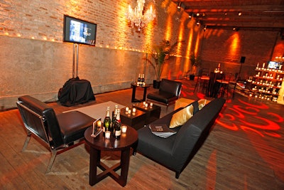 A lounge at one end of the room featured headphones, so serious movie buffs could block out background noise and tune into the awards.