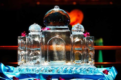 The first thing that guests saw in the reception area was an ice sculpture of the Taj Mahal.