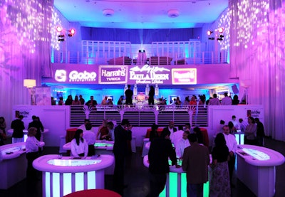 The three-level theatre featured all white LED-lit casino tables from Top Notch Productions and a pink and blue lighting scheme by Pete Diaz Productions.