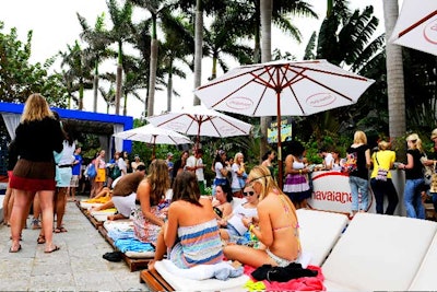 Some 1,500 guests received complimentary Havaianas at the party.