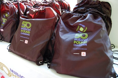 Attendees received parting gifts of a healthy lunch, a pedometer, Smith's book The 4 Day Diet, and more.