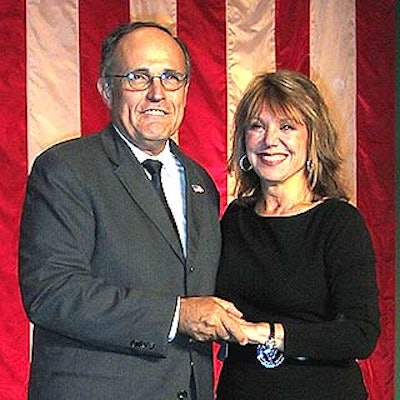 Mayor Rudy Giuliani and M.C. Marlo Thomas posed at the Empire State Pride Agenda's annual fall dinner at the Sheraton New York Hotel & Towers.