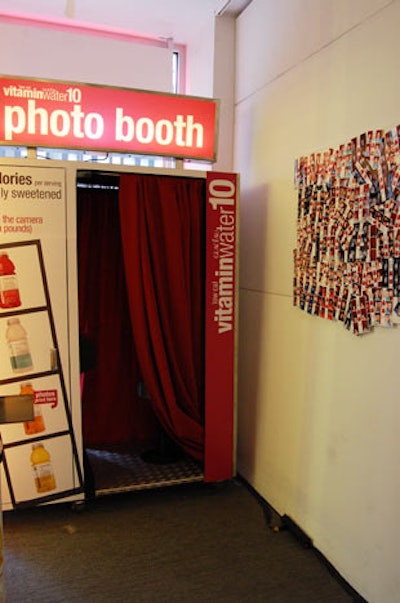 Luring consumers in off the street was a free photo booth near one of the pop-up's windows.