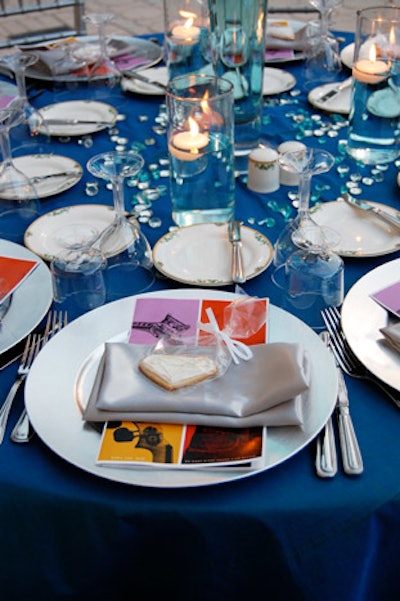 Couture Confections provided diamond-shaped cookies as favors.