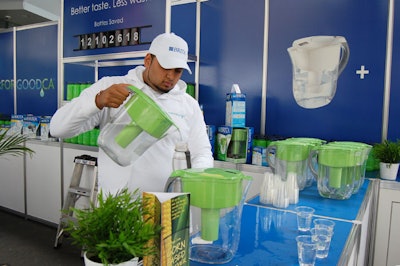 Volunteers handed out samples of Brita filtered water in biodegradable cups.