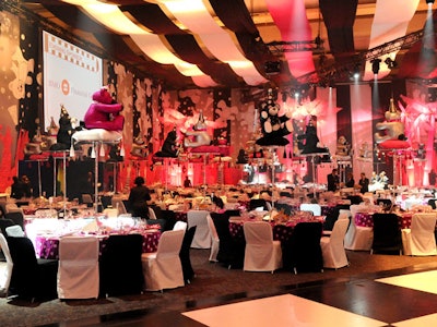 Brazilian artist Zeka Marquez and Toronto-based decor manager Luis de Castro collaborated on the teddy bear theme for the 43rd annual Brazilian Carnival Ball.