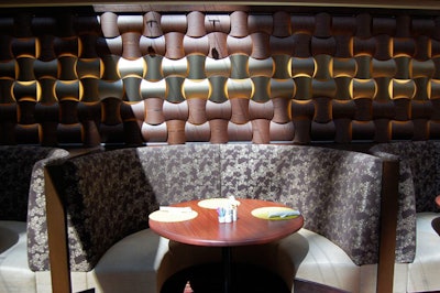 In the lobby of the Holiday Inn Chicago Mart Plaza, Italiasia can seat 170 guests.