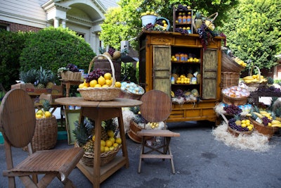 Dole supplied fruit that decked an area at the entrance to the event, as well as centerpieces on tabletops.