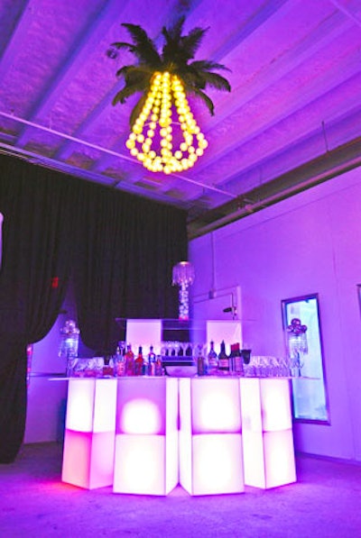 Cream of the Crop Events positioned illuminated bars in each corner of the eVenue.