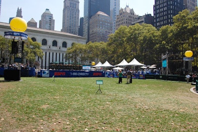 The public promotion from DirecTV and ESPN occupied a large portion of Bryant Park's grassy lawn with two courts, bleacher seating on all sides, and large towers for speakers and video screens.
