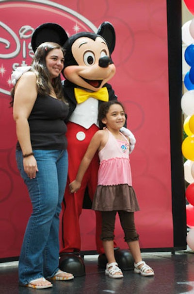 Mickey & Minnie cut the ribbon at The Villas at Disney's Grand