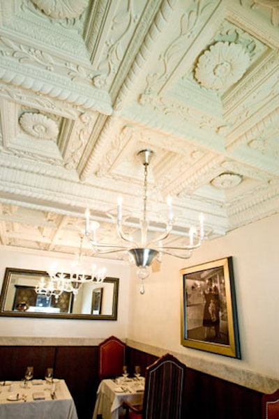 Taylor Hannah Architect Inc. retained the historical ceilings throughout the space.