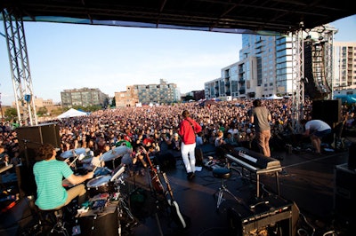 The last two shows in the series reached capacity more than an hour before the headlining performers even went onstage, but fence hopping was not an uncommon sight.