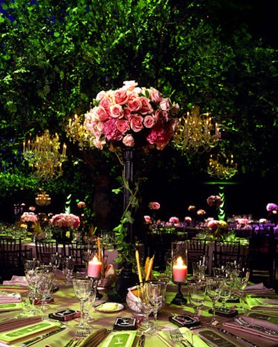 At the 2006 Emmy Governors Ball, Daryl Latter designed the pink silk dupioni linens that draped the tables, which Mark's Garden topped with arrangements of pink roses and hydrangeas.