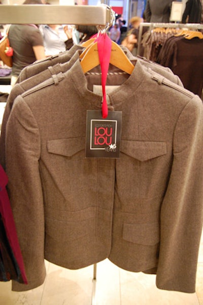 LouLou tags identified items as editor's picks at Banana Republic.