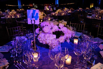 Bold graphics also embellished the vases for the floral arrangements and the table numbers.