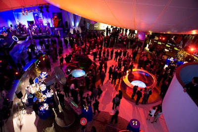 With 1,200 in attendance, the Star Alliance party was one of Continental's largest events in years.