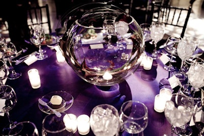 At the American Ballet Theatre's fall gala in New York in October, organizers topped tables with glass bowls lit with single candles and draped with black star calla lilies.