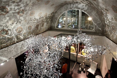 London based artists Sophie Nielsen and Rolf Knudsen of Studio Roso created the 'Mirror Cloud ' chandelier that hangs in the Ames lobby.