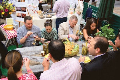 At the Citymeals-on-Wheels Sweet & Savory fund-raiser in New York, restaurant Park Avenue Summer hosted a three-minute picnic for six guests per timed meal.