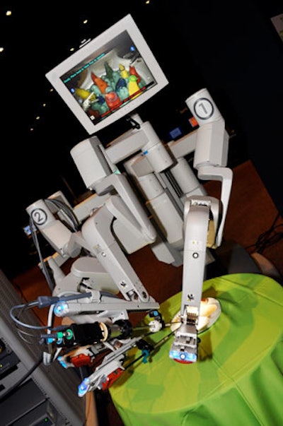 Florida Hospital showcased its new da Vinci Robot that's being used for surgeries.
