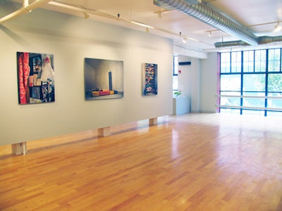 Gallery Kayafas holds 70 and floating walls can divide the venue into smaller spaces.