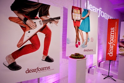 To create a splashy entrance, Dearfoams mounted large posters of its new marketing images.