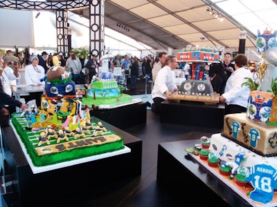 The N.F.L. staged a cake decorating competition on Sunday afternoon during the tailgate.