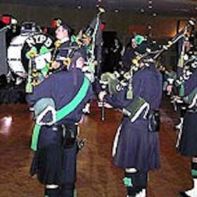 E1787disc Tktk Nypdpipesanddrums 1 152