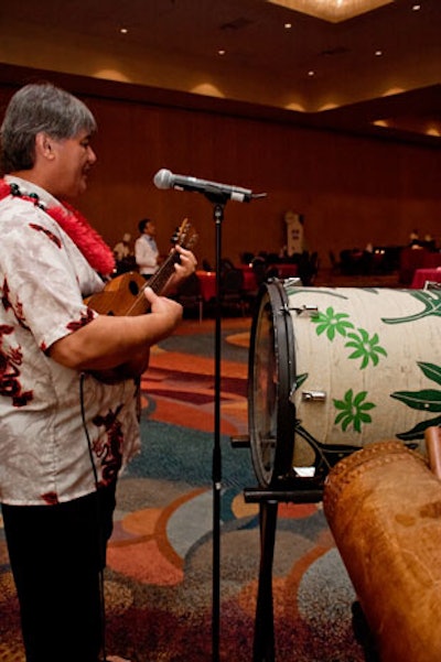 Go Nuts had a Hawaiian band entertain guests.
