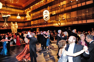In advance of the ball, the opera offered dance lessons, including a refresher class the Monday before the event.