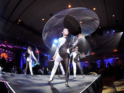 Chinese acrobats entertained before dinner.