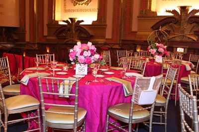 Kehoe's rose-heavy centerpieces were inspired by French flower markets.