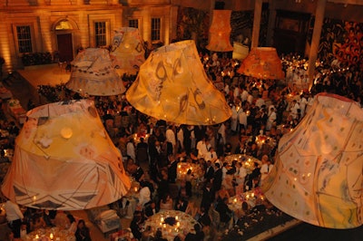 The gala had a whimsical, feminine look in 2007 that referenced the museum's exhibit on early 20th-century artist-couturier Paul Poiret. Raul Avila and scenographer Jean-Hugues de Chatillon used fabrics and wall coverings that incorporated patterns designed by Poiret.