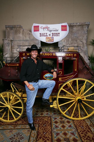 Wells Fargo provided an old-fashioned wagon as a backdrop for complimentary portraits from Britt Runion Photography.