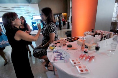 A Lancôme makeup artist gave guests a faux pregnancy glow.