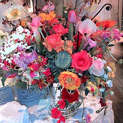 La Caravelle's table featured a gorgeous flower arrangement from Zeze Flowers.