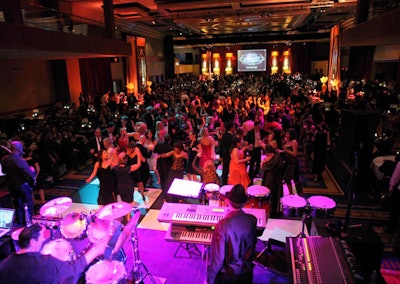 Onyx brought the crowd to its feet and onto the dance floor with a high-energy mix of classic and modern hits.