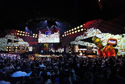 Layered projection screens created a dynamic effect on stage at the MTV Movie Awards.