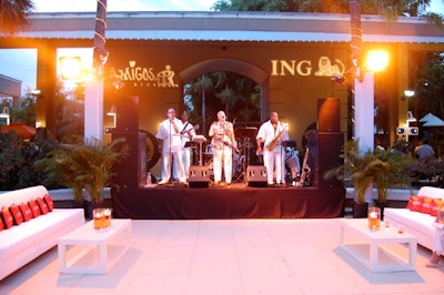 The Valerie Tyson Band performed during the cocktail reception.