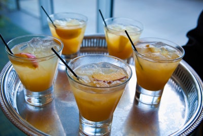 Dubbed 'Pretty in Peach,' the evening's specialty drink contained peach juice, vodka, and elderflower liqueur.