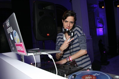 Samantha Ronson served as DJ.