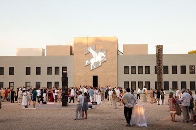 Yochai Matos's unicorn-shaped fluorescent light installation marked the exterior of the Knee, facing the west lawn.