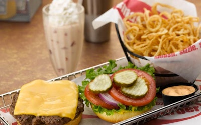 For casual meeting breaks or in-office bites, Smashburger has a new Las Vegas location.
