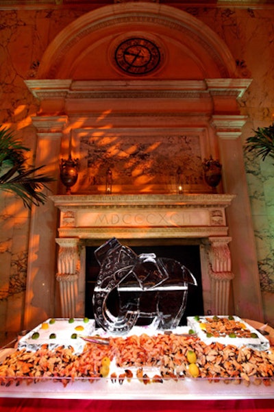 An ice sculpture of an Indian elephant—a nod to Roberts's encounter with one in the film—anchored the Great Hall's raw bar.